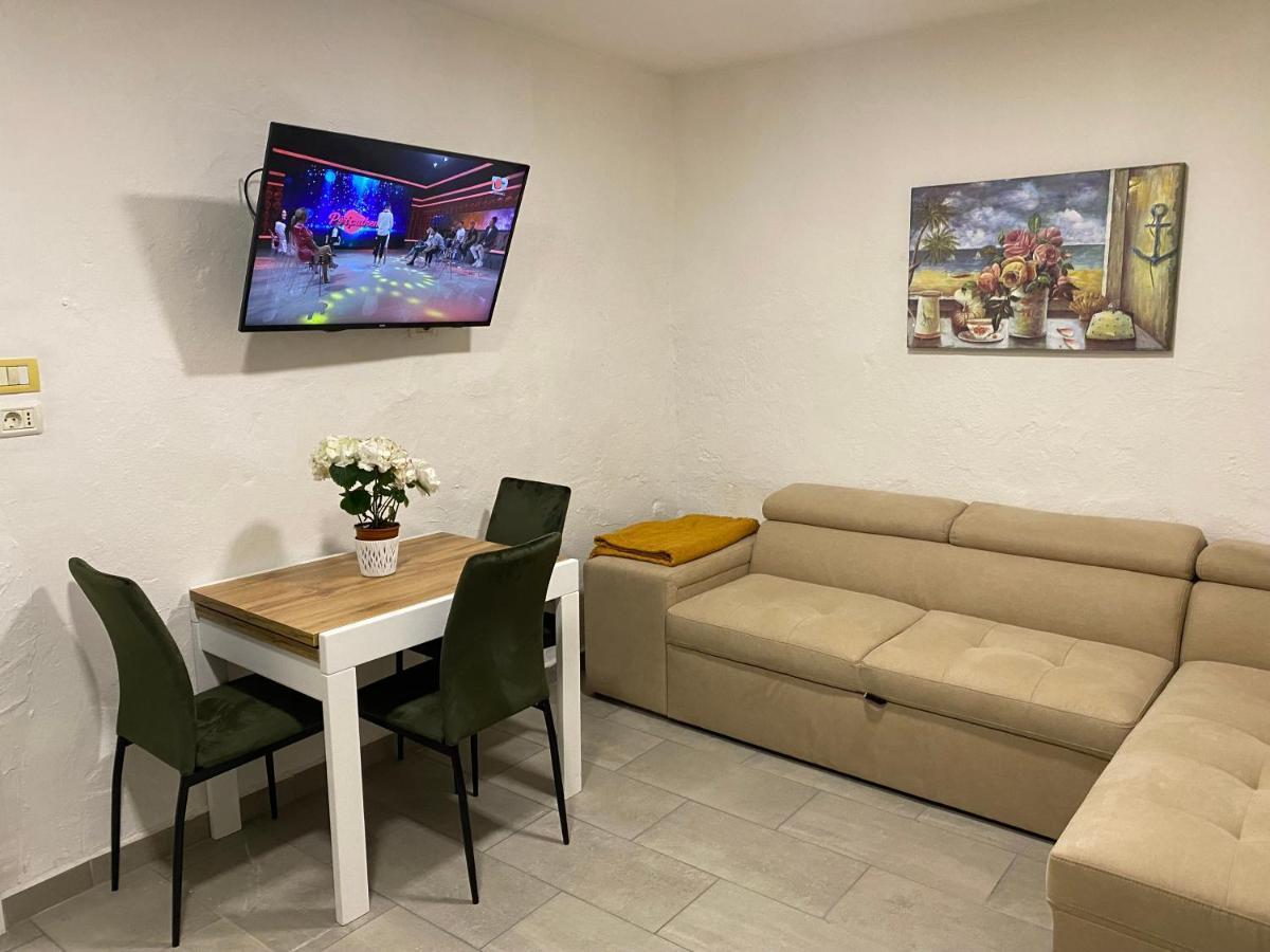Maison Bellevue - 2 Bdrm Villa In Borsh Beach المظهر الخارجي الصورة
