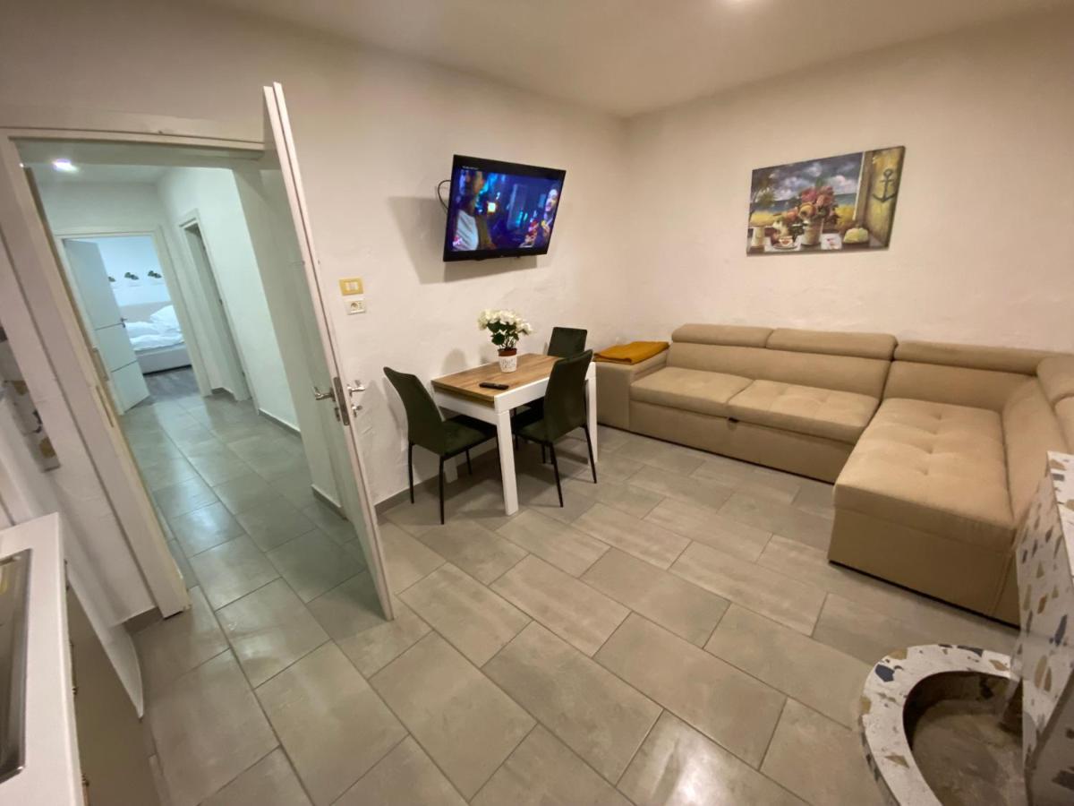 Maison Bellevue - 2 Bdrm Villa In Borsh Beach المظهر الخارجي الصورة