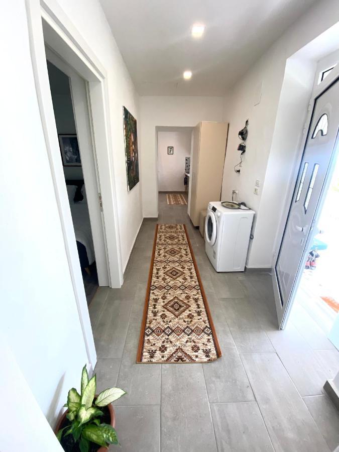 Maison Bellevue - 2 Bdrm Villa In Borsh Beach المظهر الخارجي الصورة