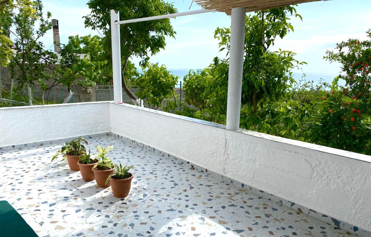 Maison Bellevue - 2 Bdrm Villa In Borsh Beach المظهر الخارجي الصورة